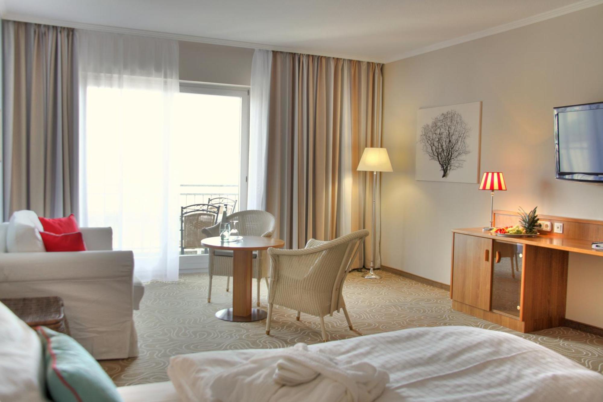 Mein Strandhaus - Hotel, Restaurant & Schwimmbad Timmendorfer Strand Eksteriør bilde
